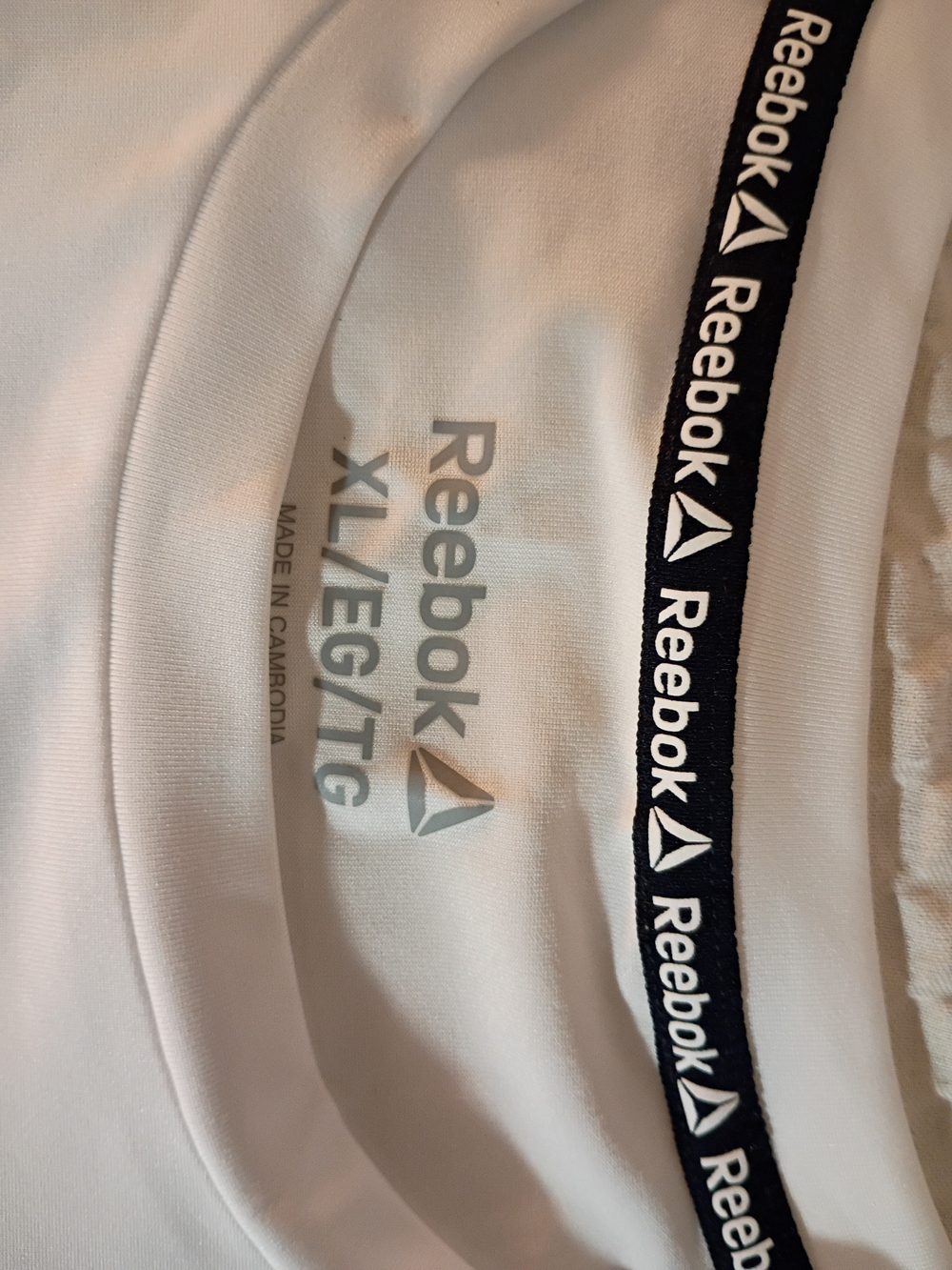 Reebok White Short Sleeve Tee with Red & Navy Graphic - Picture 2 of 4